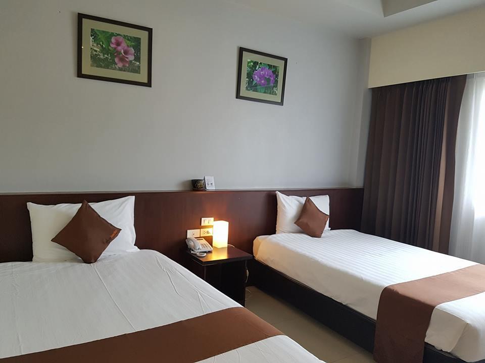 Akelada Hotel Nang Rong Exterior foto