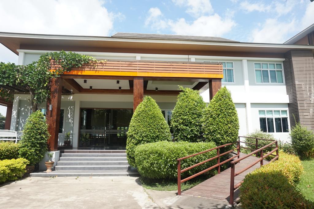 Akelada Hotel Nang Rong Exterior foto